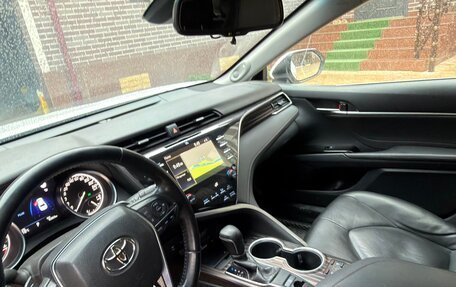 Toyota Camry, 2019 год, 2 800 000 рублей, 3 фотография