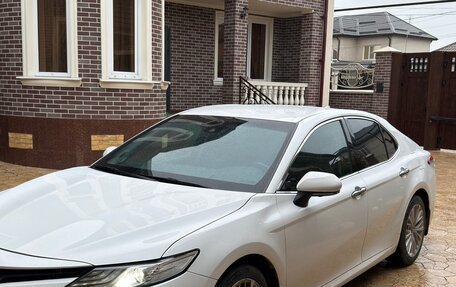 Toyota Camry, 2019 год, 2 800 000 рублей, 2 фотография