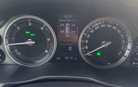 Toyota Land Cruiser 200, 2016 год, 7 100 000 рублей, 12 фотография