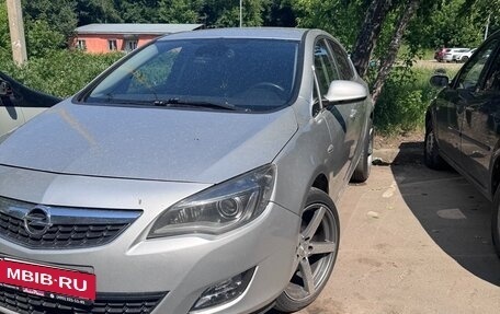 Opel Astra J, 2010 год, 670 000 рублей, 24 фотография
