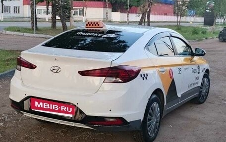 Hyundai Elantra VI рестайлинг, 2019 год, 775 000 рублей, 3 фотография
