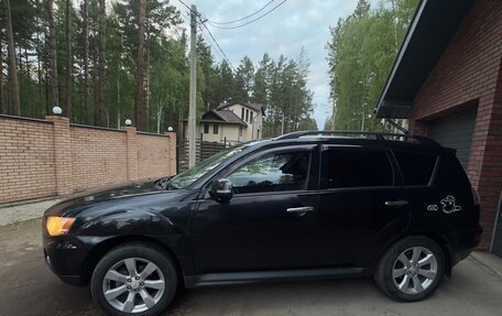 Mitsubishi Outlander III рестайлинг 3, 2010 год, 1 000 000 рублей, 17 фотография