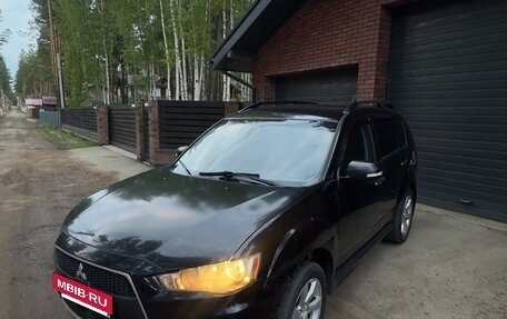 Mitsubishi Outlander III рестайлинг 3, 2010 год, 1 000 000 рублей, 16 фотография