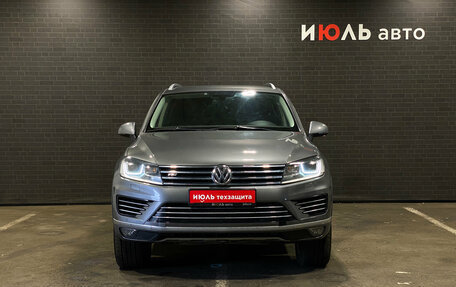 Volkswagen Touareg III, 2016 год, 3 300 000 рублей, 2 фотография