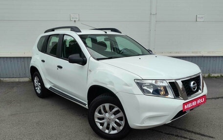 Nissan Terrano III, 2016 год, 945 000 рублей, 3 фотография