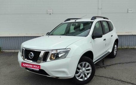 Nissan Terrano III, 2016 год, 945 000 рублей, 2 фотография