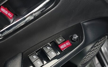 Toyota Prius IV XW50, 2017 год, 1 850 000 рублей, 9 фотография