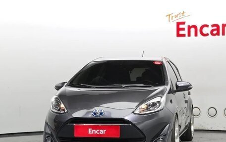 Toyota Prius c I, 2018 год, 1 450 000 рублей, 2 фотография