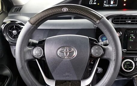 Toyota Prius c I, 2018 год, 1 450 000 рублей, 10 фотография