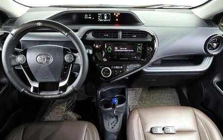 Toyota Prius c I, 2018 год, 1 450 000 рублей, 9 фотография