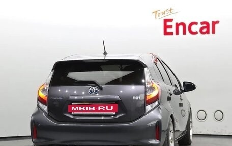 Toyota Prius c I, 2018 год, 1 450 000 рублей, 3 фотография