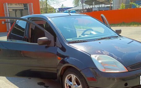 Ford Fiesta, 2005 год, 250 000 рублей, 2 фотография