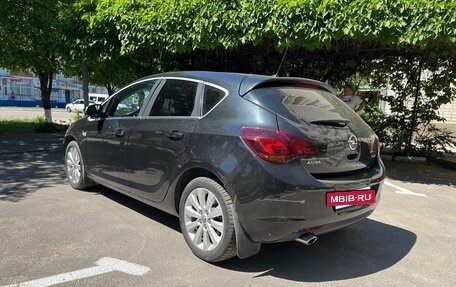 Opel Astra J, 2010 год, 750 000 рублей, 3 фотография