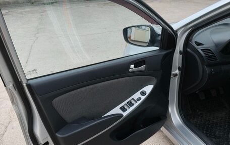 Hyundai Solaris II рестайлинг, 2013 год, 650 000 рублей, 9 фотография