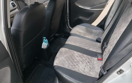Hyundai Solaris II рестайлинг, 2013 год, 650 000 рублей, 15 фотография