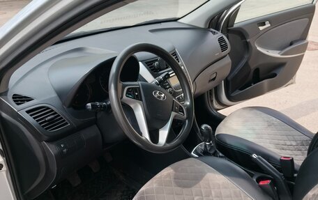 Hyundai Solaris II рестайлинг, 2013 год, 650 000 рублей, 14 фотография