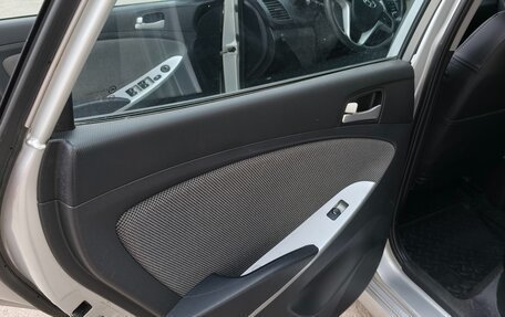 Hyundai Solaris II рестайлинг, 2013 год, 650 000 рублей, 10 фотография