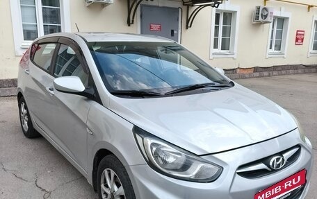 Hyundai Solaris II рестайлинг, 2013 год, 650 000 рублей, 3 фотография