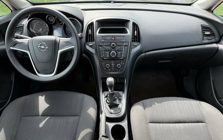 Opel Astra J, 2014 год, 490 000 рублей, 9 фотография