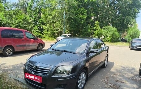 Toyota Avensis III рестайлинг, 2006 год, 630 000 рублей, 1 фотография