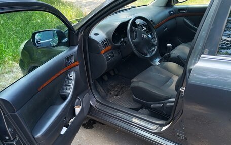 Toyota Avensis III рестайлинг, 2006 год, 630 000 рублей, 10 фотография