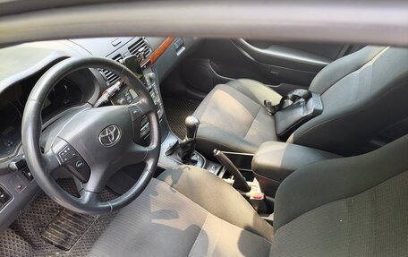 Toyota Avensis III рестайлинг, 2006 год, 630 000 рублей, 12 фотография
