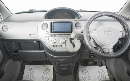 Toyota Sienta I, 2009 год, 599 000 рублей, 13 фотография