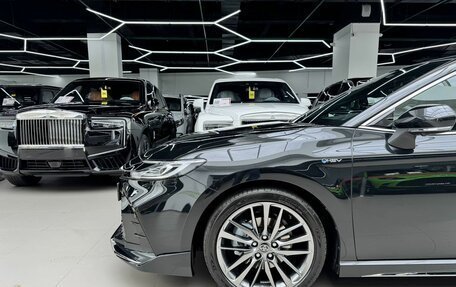 Toyota Camry, 2025 год, 3 990 000 рублей, 14 фотография