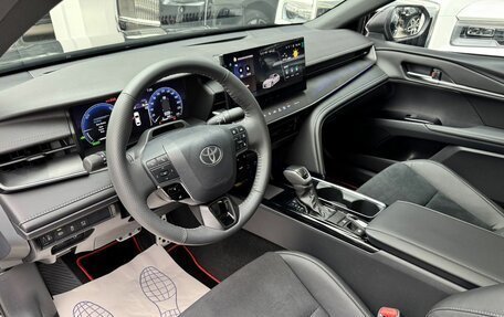 Toyota Camry, 2025 год, 3 990 000 рублей, 15 фотография