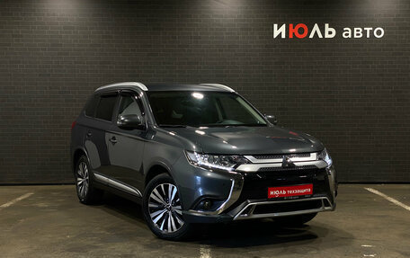 Mitsubishi Outlander III рестайлинг 3, 2019 год, 2 735 000 рублей, 3 фотография