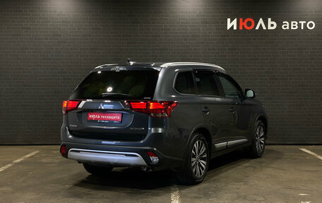 Mitsubishi Outlander III рестайлинг 3, 2019 год, 2 735 000 рублей, 5 фотография