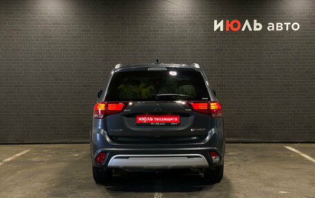 Mitsubishi Outlander III рестайлинг 3, 2019 год, 2 735 000 рублей, 6 фотография