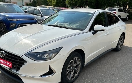 Hyundai Sonata VIII, 2021 год, 1 600 000 рублей, 2 фотография