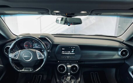 Chevrolet Camaro VI, 2017 год, 2 699 900 рублей, 10 фотография