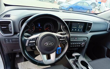 KIA Sportage IV рестайлинг, 2018 год, 2 199 995 рублей, 16 фотография