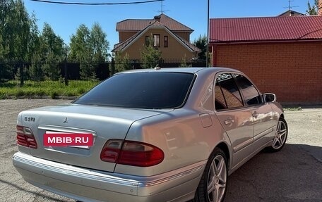 Mercedes-Benz E-Класс, 2001 год, 450 000 рублей, 7 фотография
