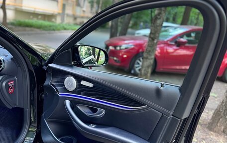 Mercedes-Benz E-Класс, 2021 год, 3 100 000 рублей, 10 фотография