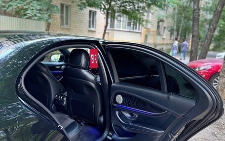 Mercedes-Benz E-Класс, 2021 год, 3 100 000 рублей, 14 фотография