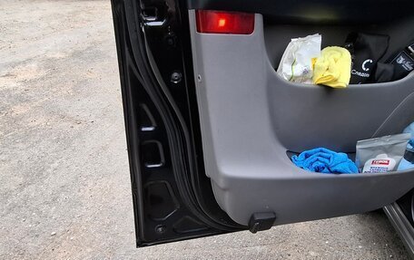 Hyundai H-1 II рестайлинг, 2011 год, 1 300 000 рублей, 11 фотография