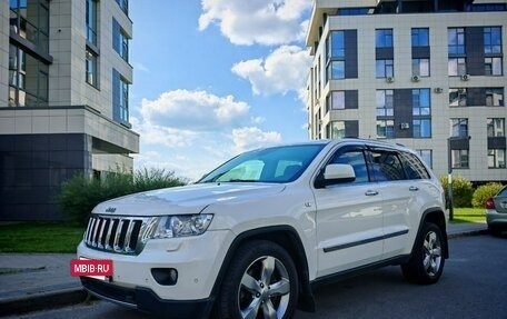 Jeep Grand Cherokee, 2011 год, 1 800 000 рублей, 2 фотография