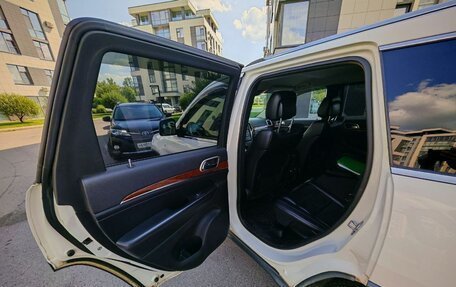 Jeep Grand Cherokee, 2011 год, 1 800 000 рублей, 15 фотография