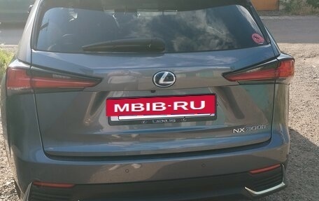 Lexus NX I, 2020 год, 4 500 000 рублей, 7 фотография