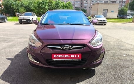 Hyundai Solaris II рестайлинг, 2012 год, 815 000 рублей, 3 фотография
