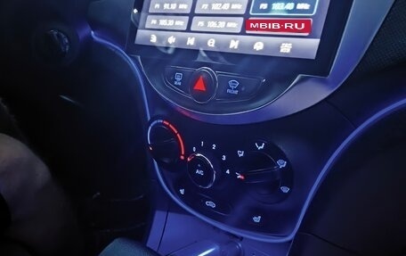 Hyundai Solaris II рестайлинг, 2012 год, 815 000 рублей, 8 фотография