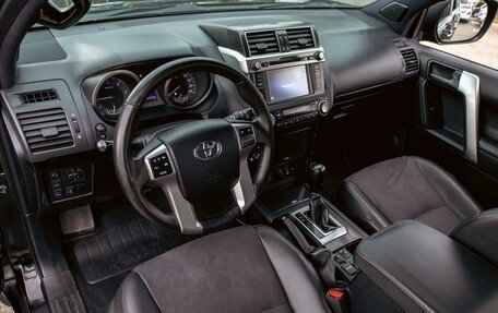 Toyota Land Cruiser Prado 150 рестайлинг 2, 2015 год, 3 595 000 рублей, 13 фотография