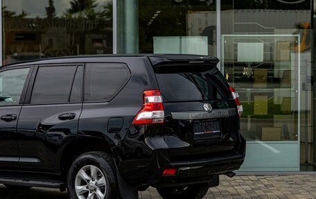 Toyota Land Cruiser Prado 150 рестайлинг 2, 2015 год, 3 595 000 рублей, 10 фотография