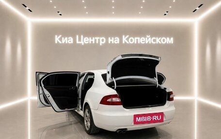 Skoda Superb III рестайлинг, 2011 год, 995 000 рублей, 19 фотография