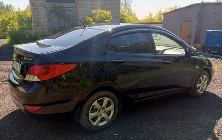 Hyundai Solaris II рестайлинг, 2013 год, 670 000 рублей, 4 фотография