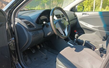 Hyundai Solaris II рестайлинг, 2013 год, 670 000 рублей, 12 фотография