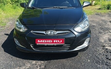 Hyundai Solaris II рестайлинг, 2013 год, 670 000 рублей, 2 фотография
